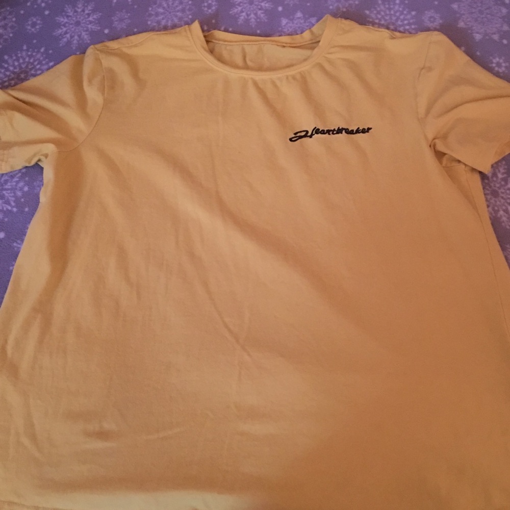 YELLOW T-SHIRT